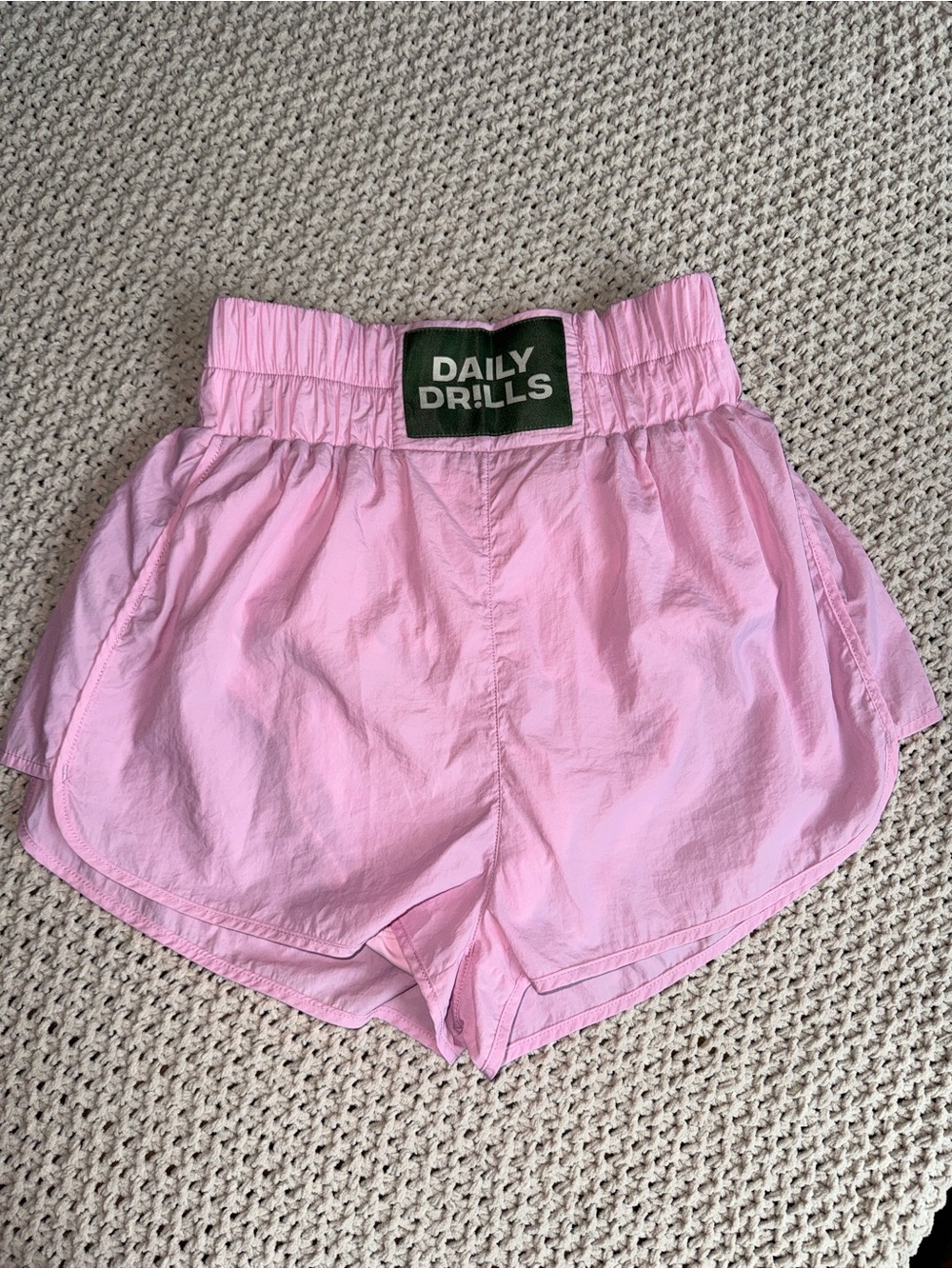 DAILY DRILLS Bounce Shorts, size Small. EUC!